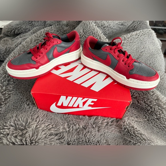 Nike AIR JORDAN 1 - ELEVATE Women’s 8 - Picture 8 of 15